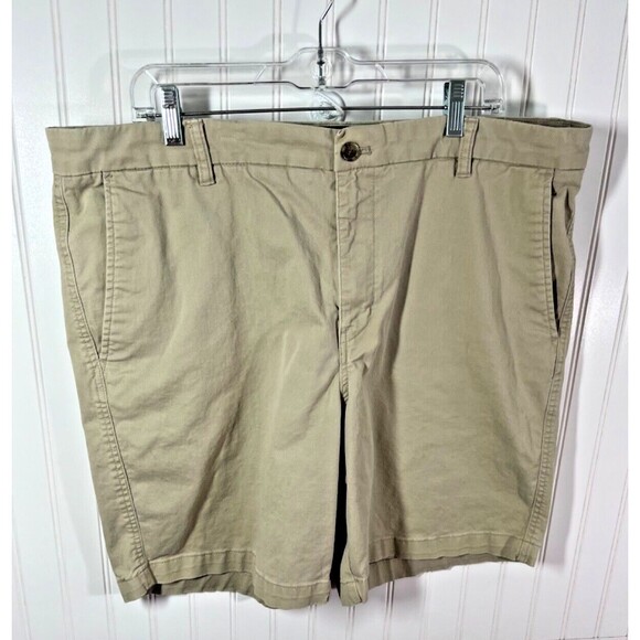Chaps Shorts Mens Size 40 Beige Tan Cotton Blend Stretch Golf Walking - Picture 1 of 8